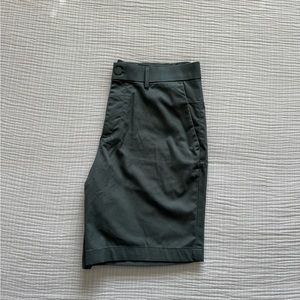 Banana Republic 9" STRETCH-COTTON AIDEN SLIM SHORT